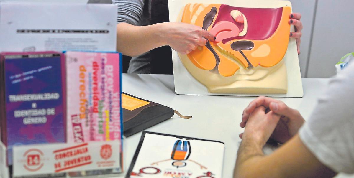 Campaña de educación sexual en un centro informativo, en una imagen de archivo.