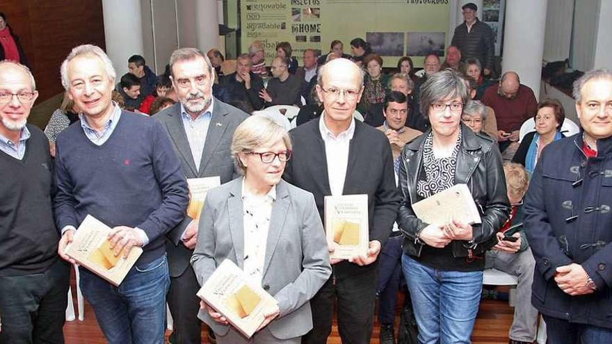 Acto de presentación de &quot;O legado dos Valladares de Vilancosta&quot;, en la tarde de ayer en el MOME de A Estrada. // Bernabé / Juan Carlos Asorey