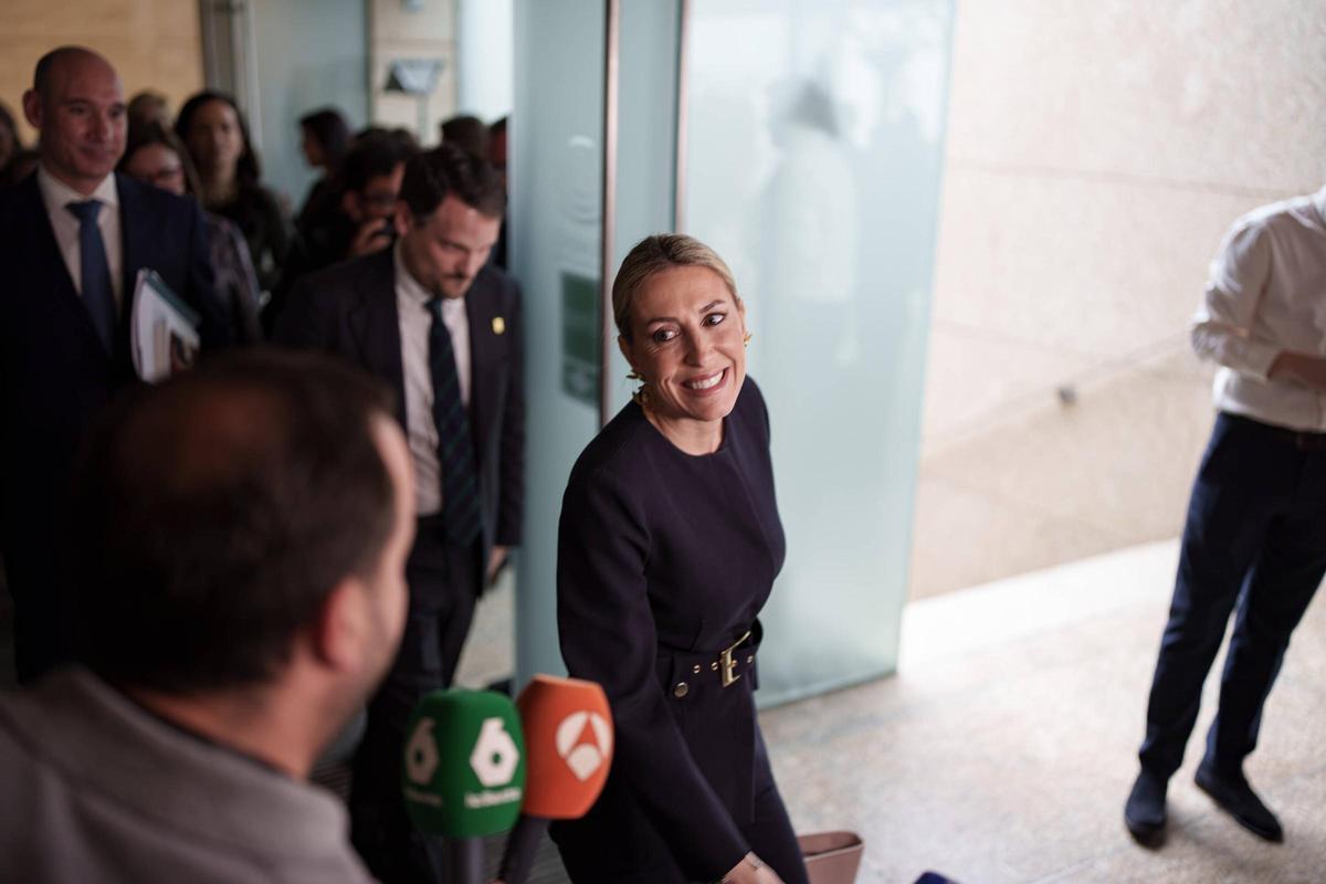 PP y Vox cruzan reproches tras la investidura fallida de María Guardiola en Extremadura.