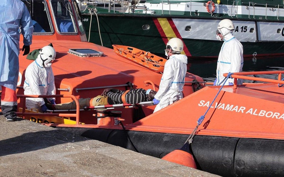 Llega una patera a Santa Cruz de Tenerife