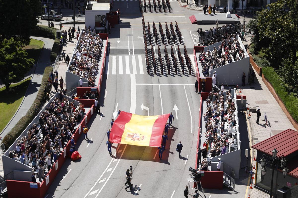 EN IMÁGENES: Así fue el multitudinario desfile en Oviedo por el Día de las Fuerzas Armadas