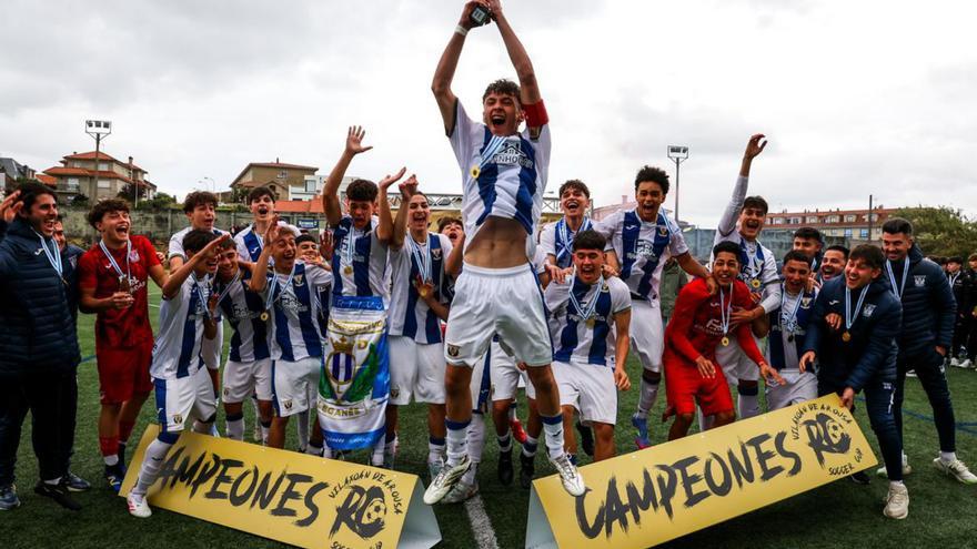 El Leganés celebró por todo lo alto su triunfo en la Ramiro Carregal Soccer Cup. | IA