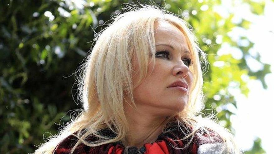 Pamela Anderson se separa de Jon Peters a los 12 días de casarse