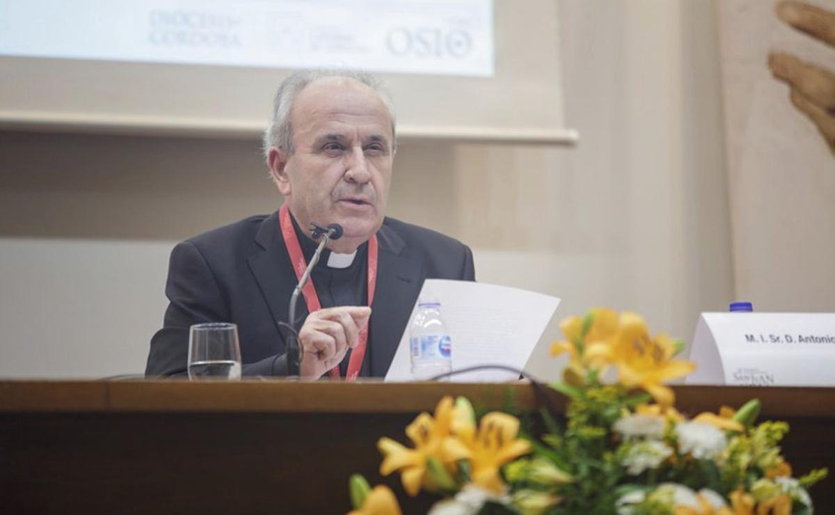 El sacerdote montillano Antonio Llamas Vela, autor de la obra.
