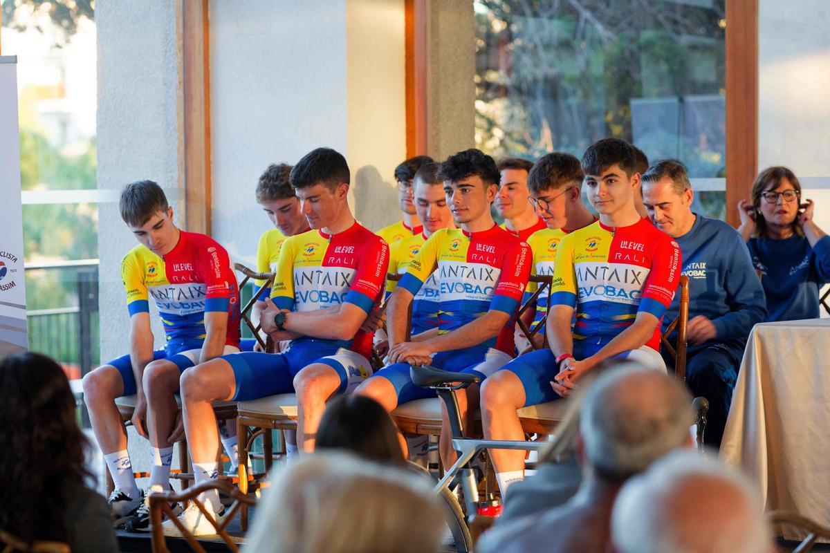 Galería | La nueva etapa de la Peña Ciclista Benicàssim, en imágenes