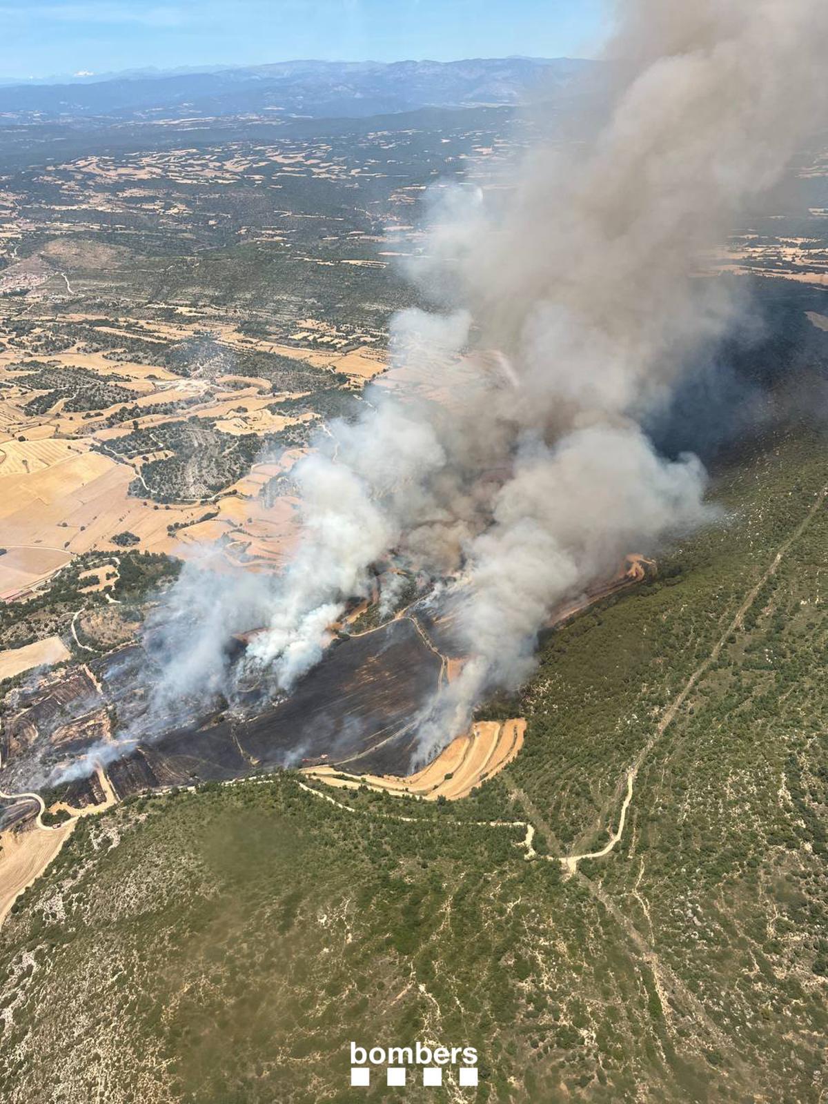 Incendi agrícola i de vegetació al Solsonès, a Biosca