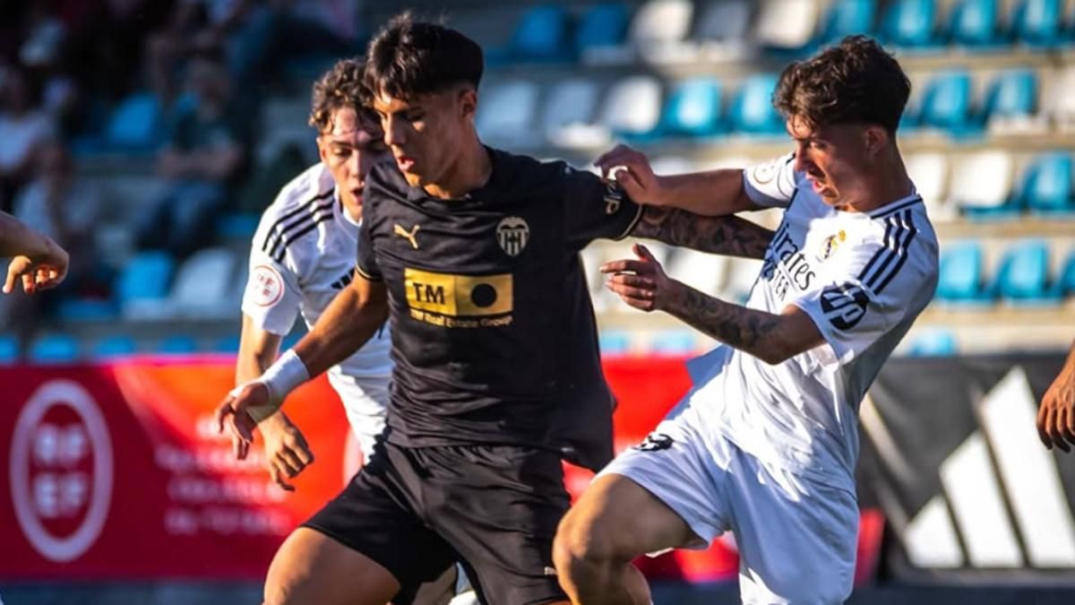 Lucas Núñez, ante el Real Madrid juvenil