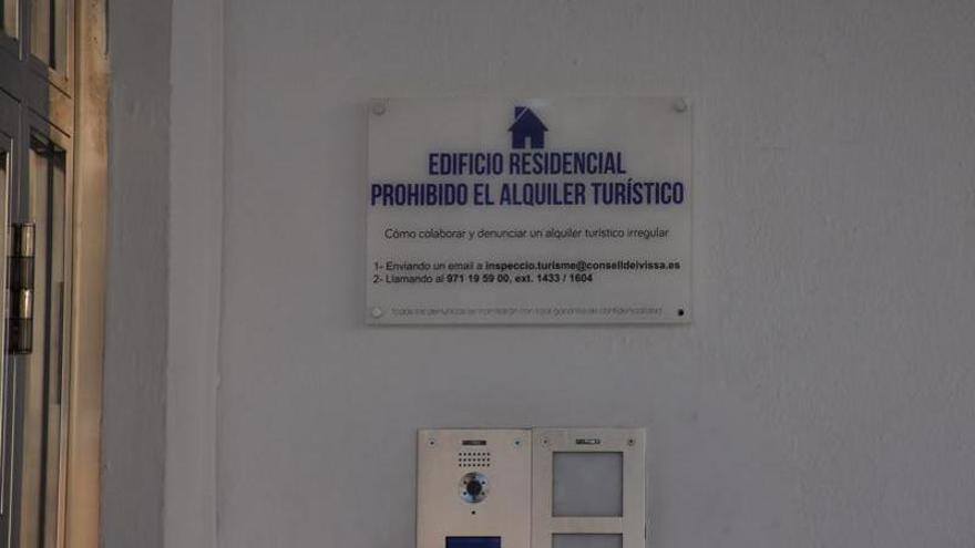 El Consell retira 700 anuncios de alquiler turístico ilegal