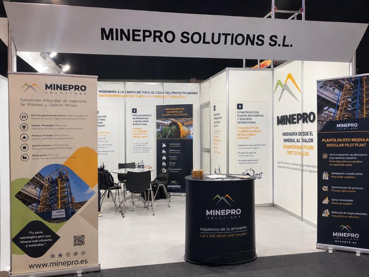 Expositor de Minepro en MMH 2026