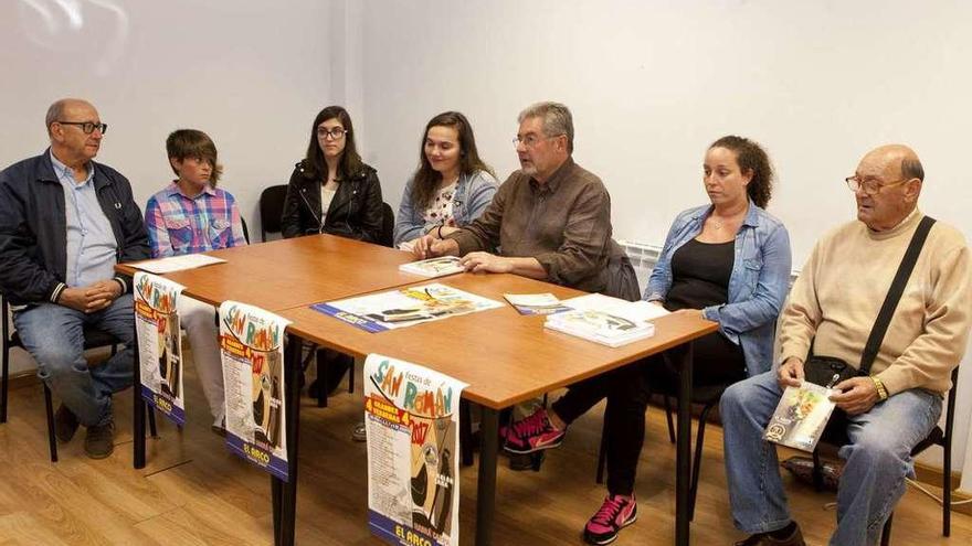 Miembros de la organización de las fiestas, en la presentación de la programación.