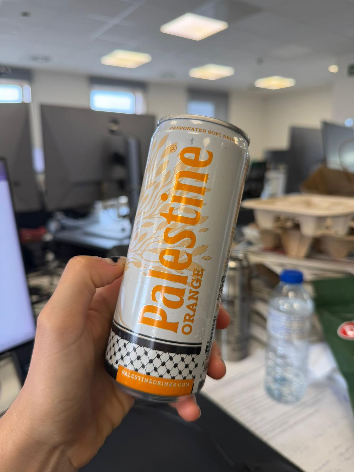 Uno de los refrescos de Palestina Drink comercializados en Jerusalem
