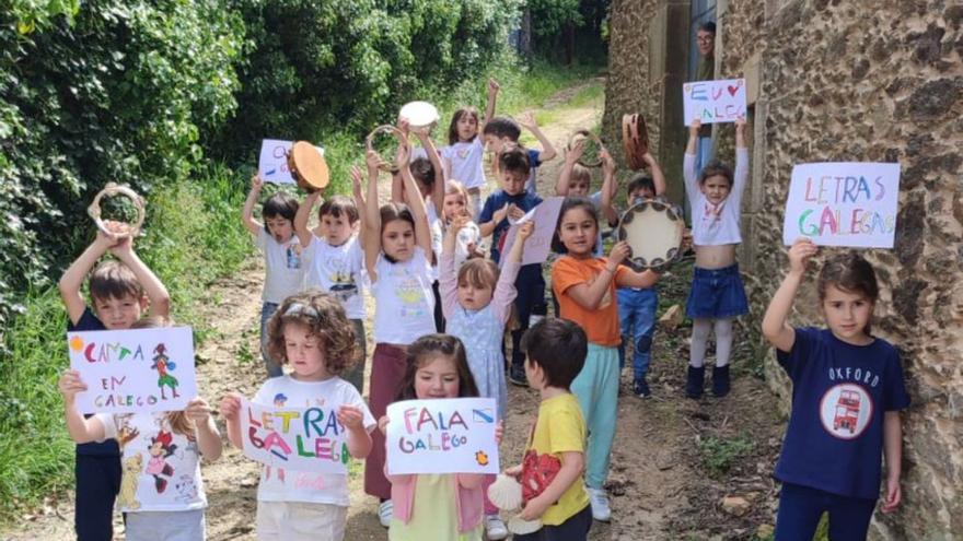 Donramiro e Aller Ulloa sacan as Letras ás rúas de Lalín