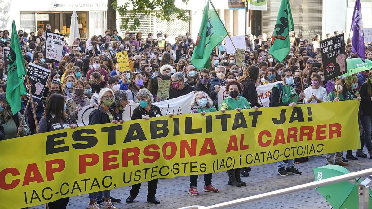 Una imatge de la pancarta principal de l’acte  d’ahir al matí davant la seu de la Generalitat de Catalunya | MARC MARTÍ
