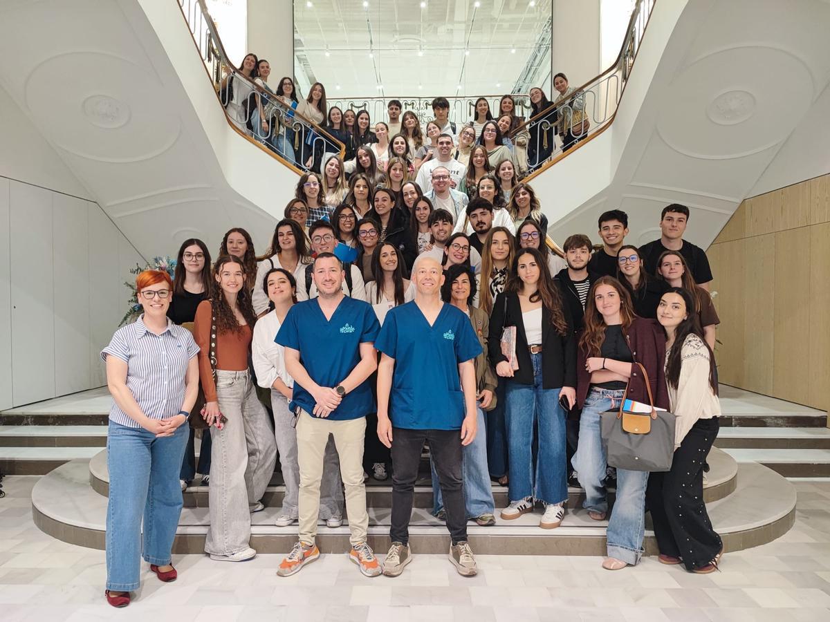 La jornada “Aprende a curar CEU” se celebró el sábado 18 de abril en la CEU UCH de Elche.