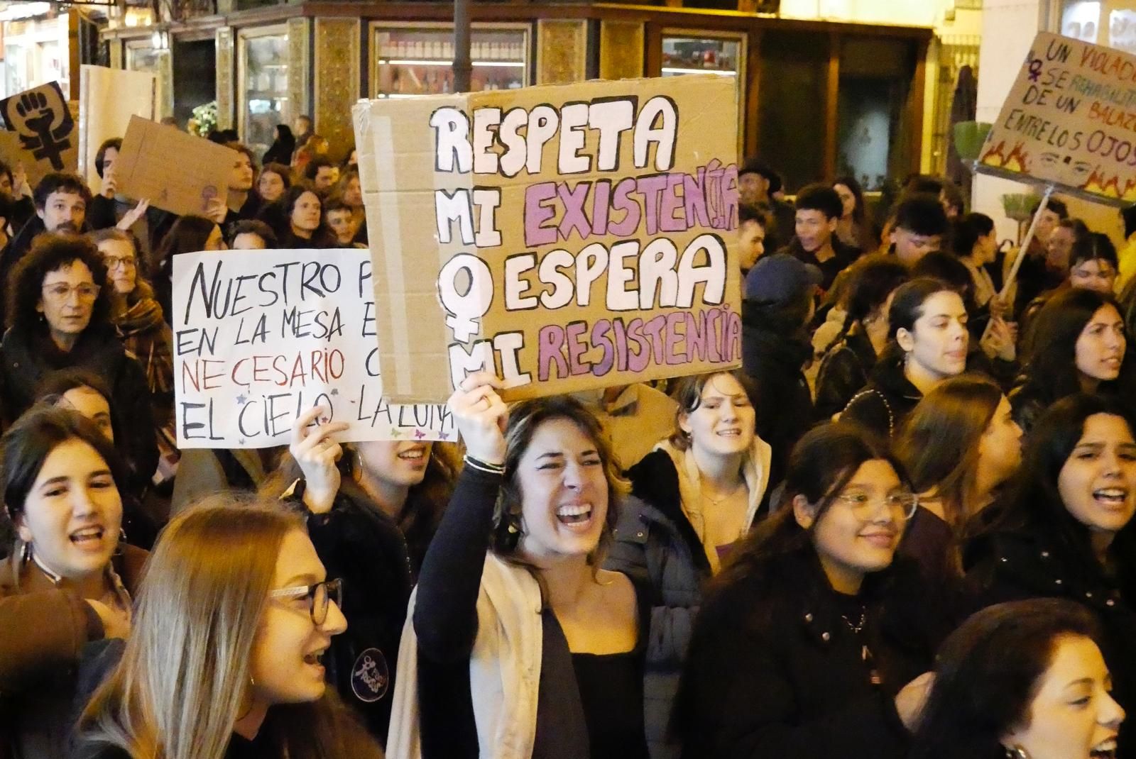 8M, Día de la Mujer | La marea feminista toma Zaragoza