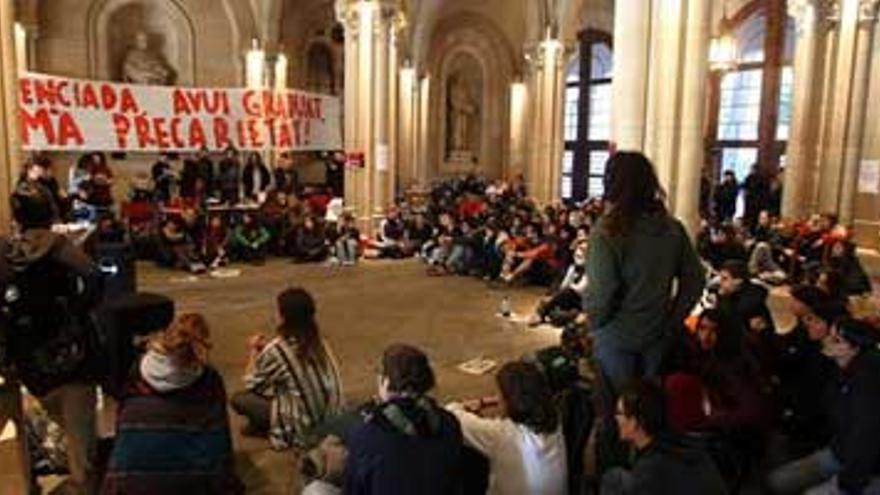 150 estudiantes ocupan la facultad de Letras de la Autónoma de Barcelona