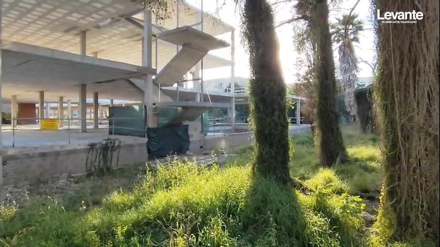 Las familias piden la reforma integral del instituto Jaume I de Alzira tras la suspensión de las obras del nuevo edificio