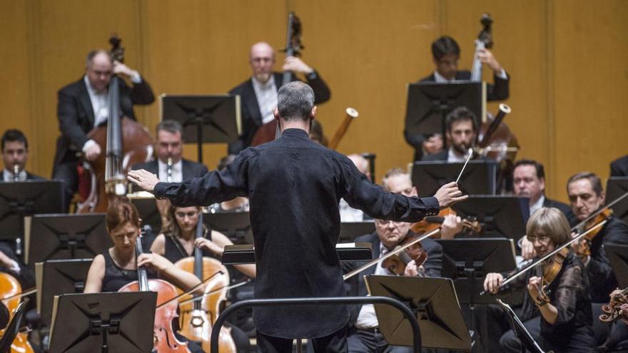 La Sinfónica interpretará una selección de música americana formada por autores del silo XX como George Gershwin, Pablo Moncayo y Astor Piazolla.