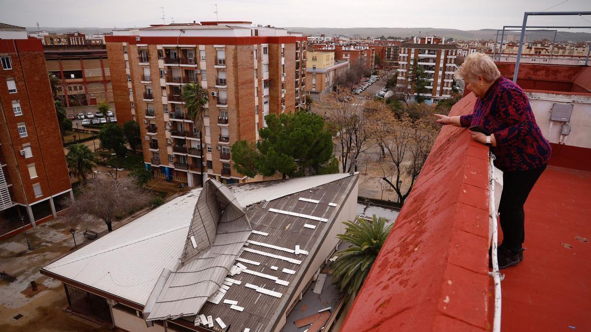 Desprendimiento del tejado en la parroquia Virgen del Camino de Ciudad Jardín