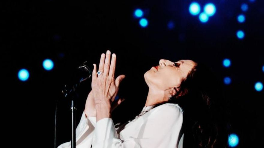 Luz Casal ofrece con Inditex un concierto en A Coruña por el 50 aniversario de Zara