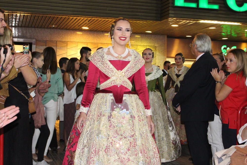 Estreno de las falleras mayores y cortes 2020 en Una Festa per a Tots