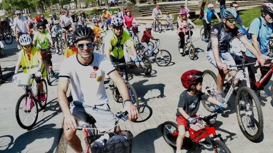 Una de las &quot;pedaladas&quot; organizadas en la ciudad. // Rafa Vázquez