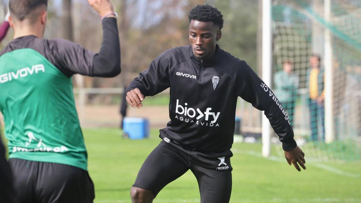 Adilson Mendes, en el entrenamiento del Córdoba CF en la Ciudad Deportiva.