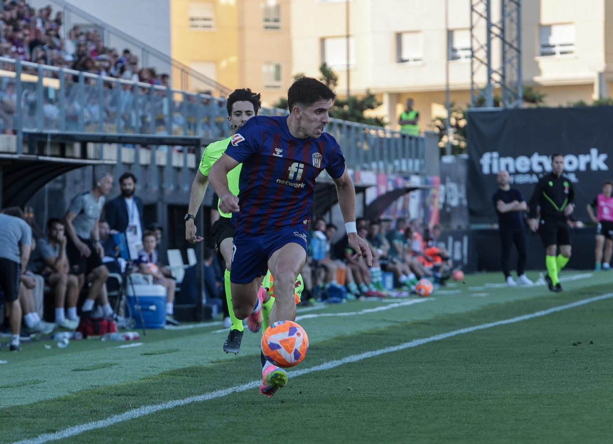 El Eldense desciende a Primera Federación tras el empate contra el Racing