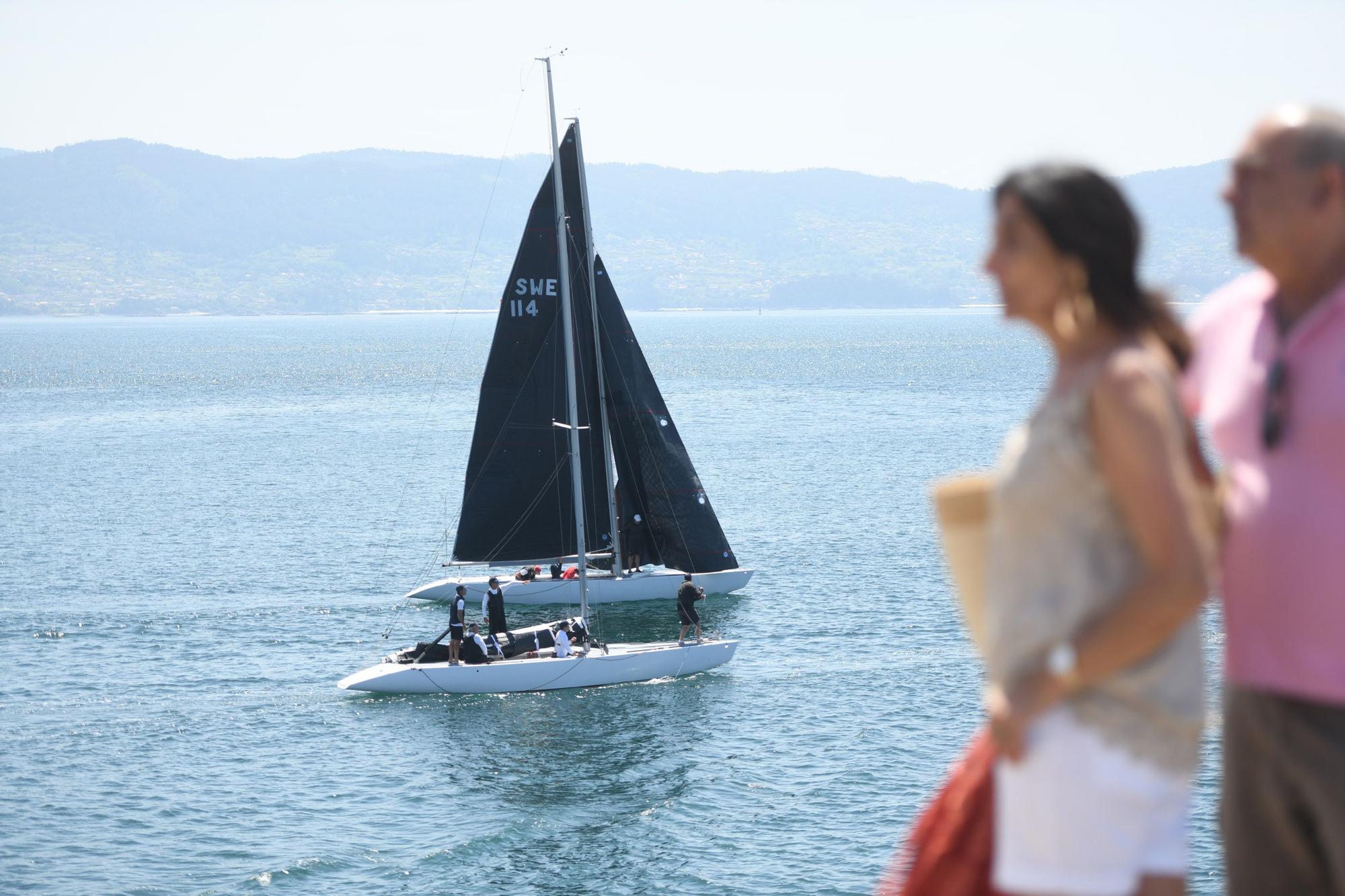 El rey emérito ya "navega" en la ría de Arousa