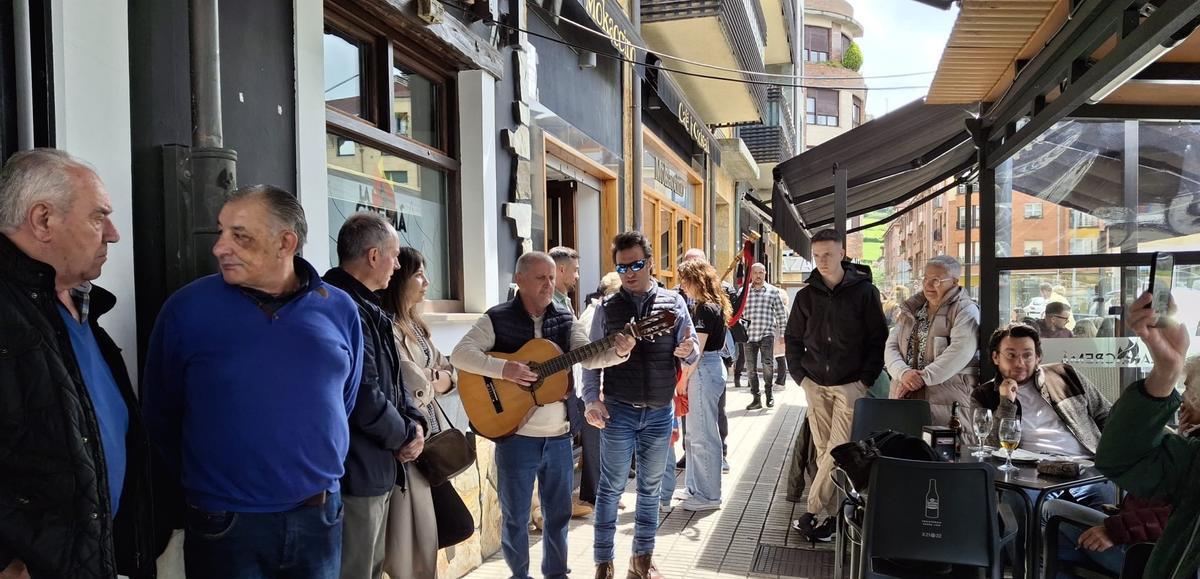 Villaviciosa canta en el chigre