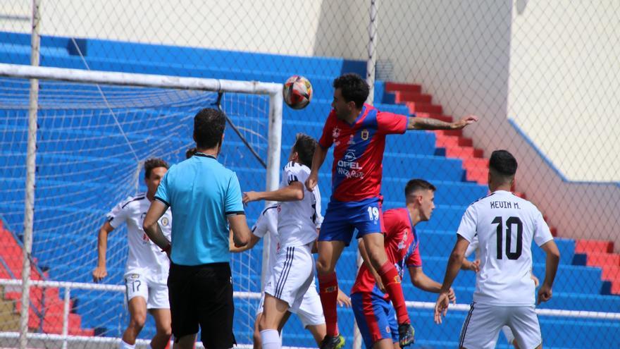 Remonta el Lanzarote para seguir soñando con el ascenso directo