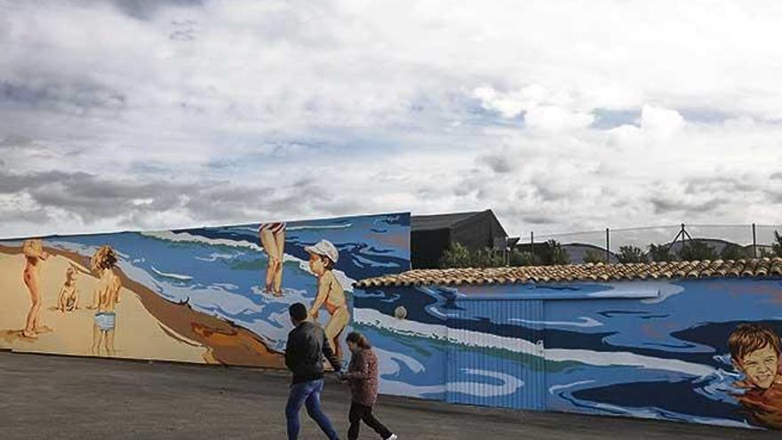 Mural de Joan Aguiló encargado por el Hospital de Sant Joan de Déu.