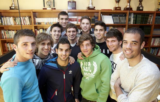 Sergi Roberto con sus compañeros de La Masia en un reportaje Sport del 2010.