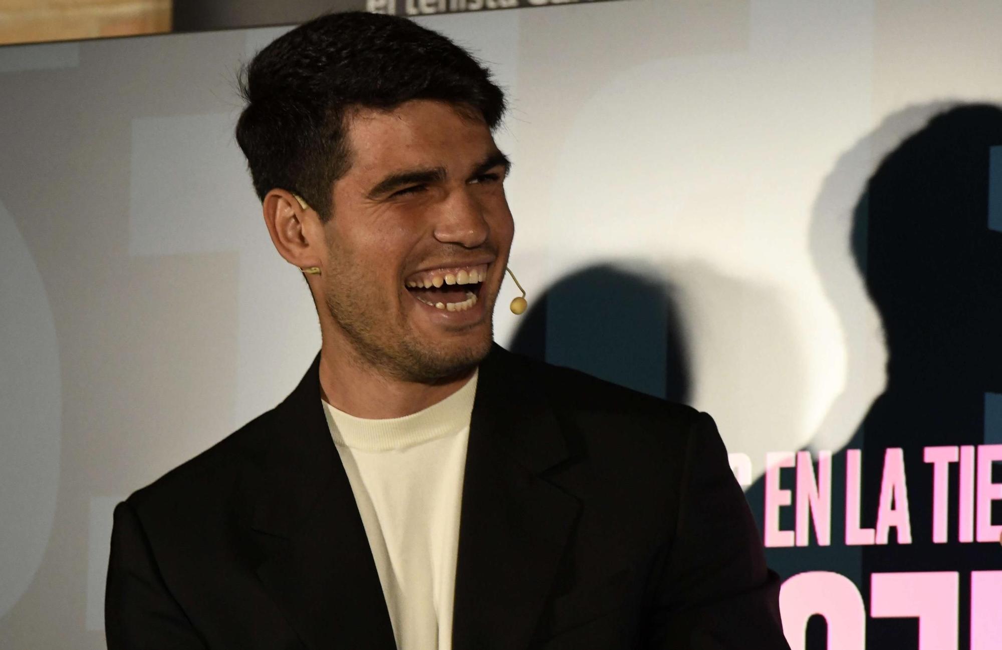 Así ha sido la inauguración de la exposición de Carlos Alcaraz en la Cárcel Vieja de Murcia