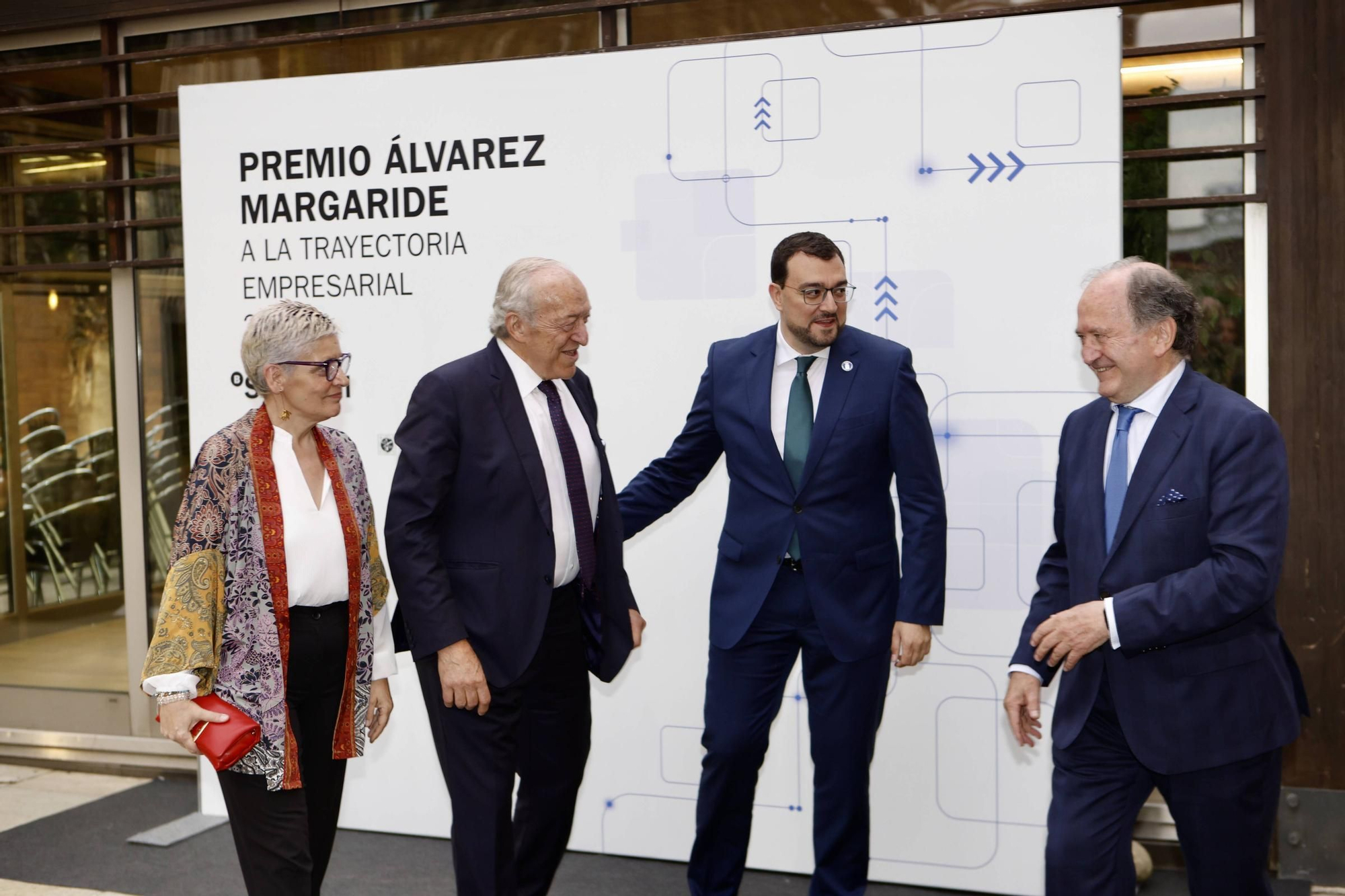 EN IMÁGENES | Entrega del XIV Premio Álvarez Margaride a Luis Rodríguez-Ovejero