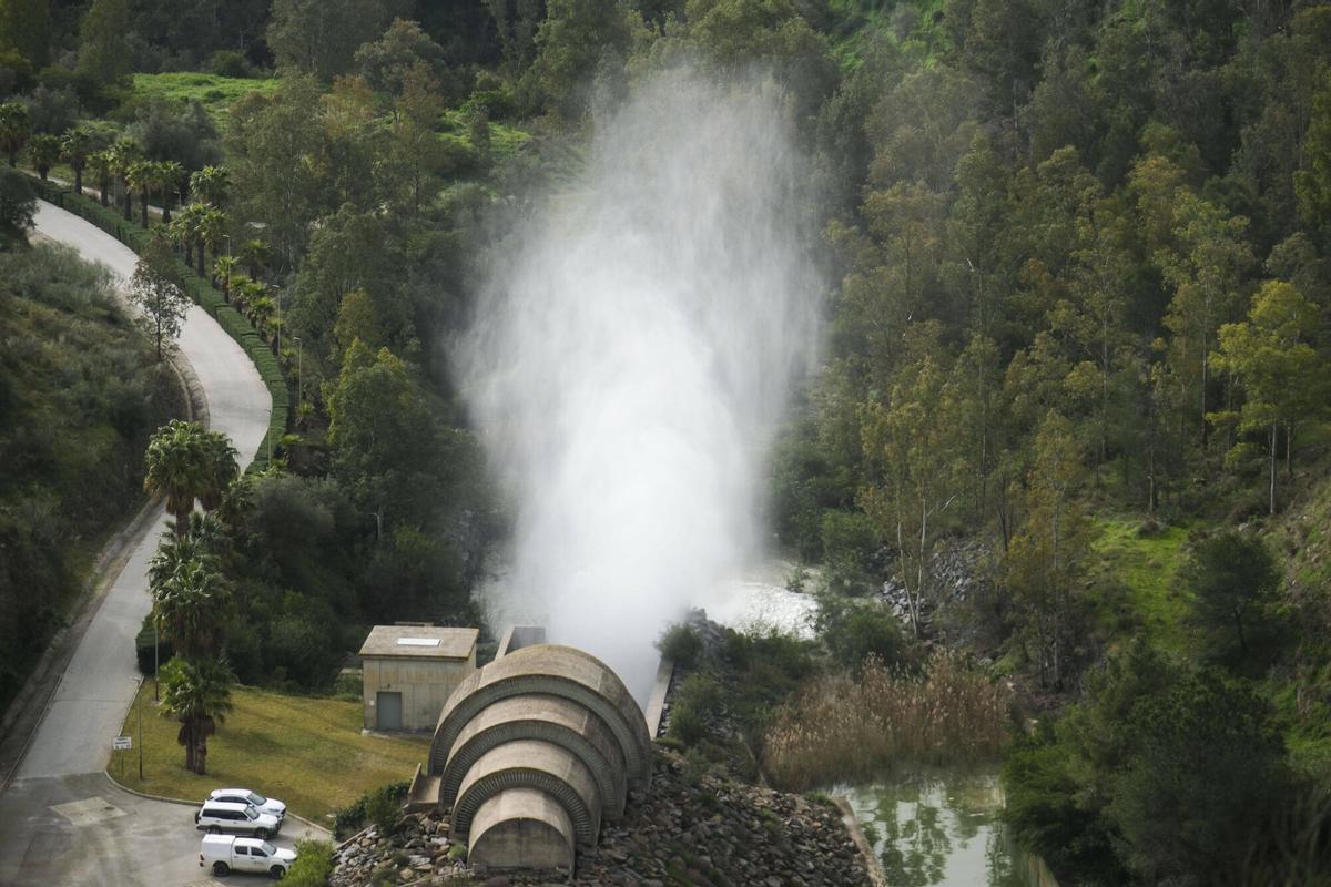 Desembalse de La Viñuela Desembalse de La Viñuela