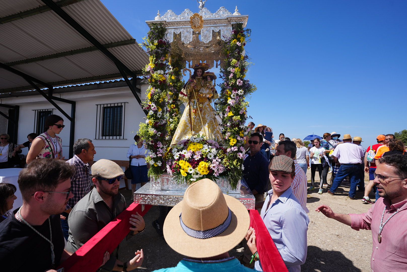 La romería de la Virgen de la Antigua en Hinojosa del Duque, en imágenes