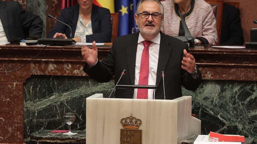 Rafael González Tovar: &quot;Es un presidente marioneta que no infunde respeto ni confianza&quot;