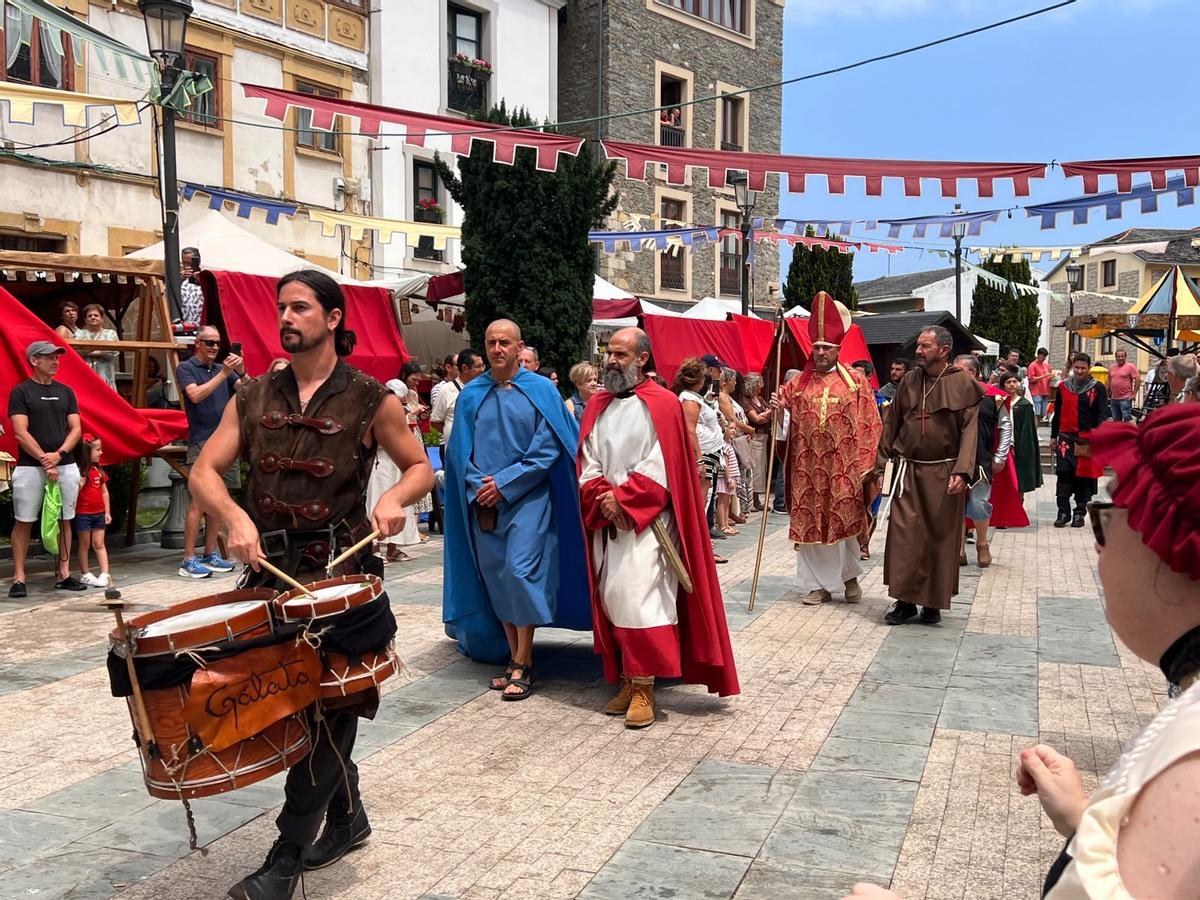 Llegada de la comitiva de la ceremonia.