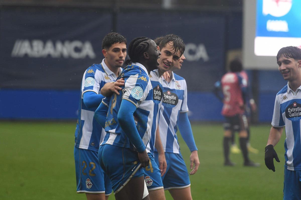 Liderato para el Fabril tras vencer al Real Ávila (2-1)