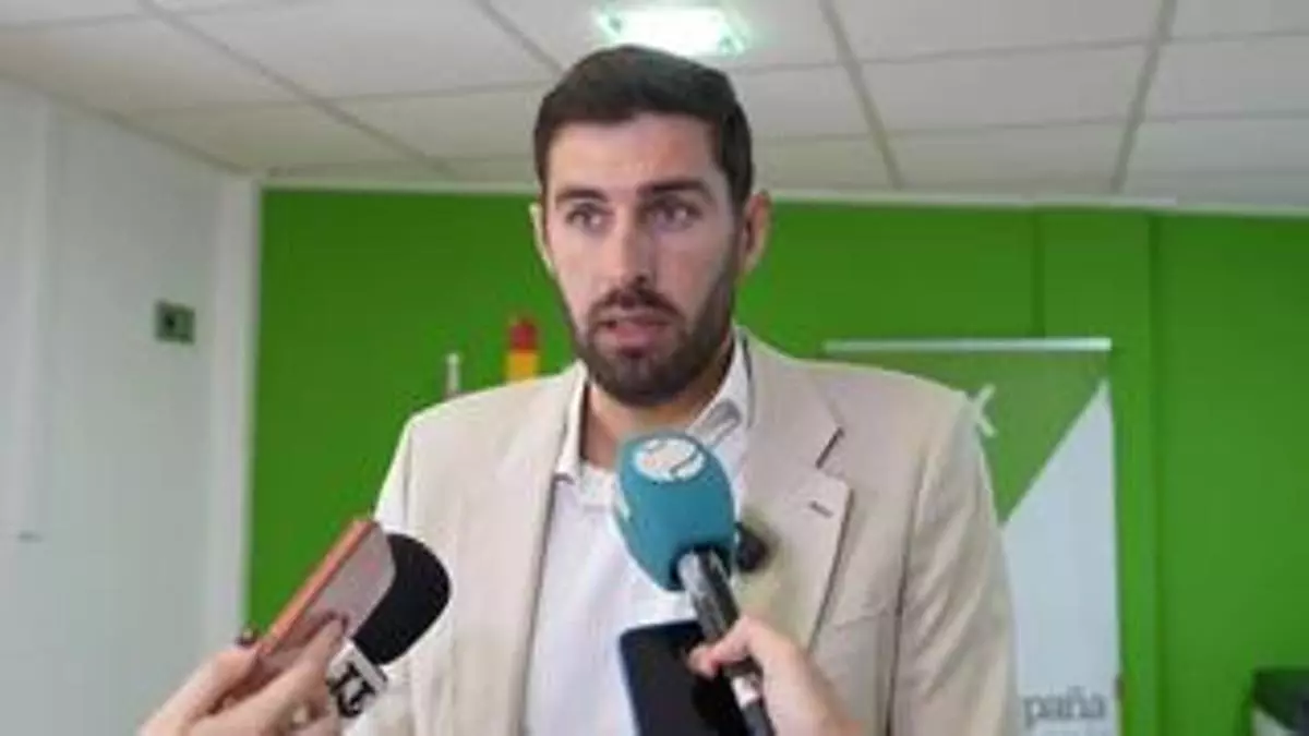 Antelo pide a Miras dos diputados del PP en el Congreso para presentar una moción de censura contra Sánchez