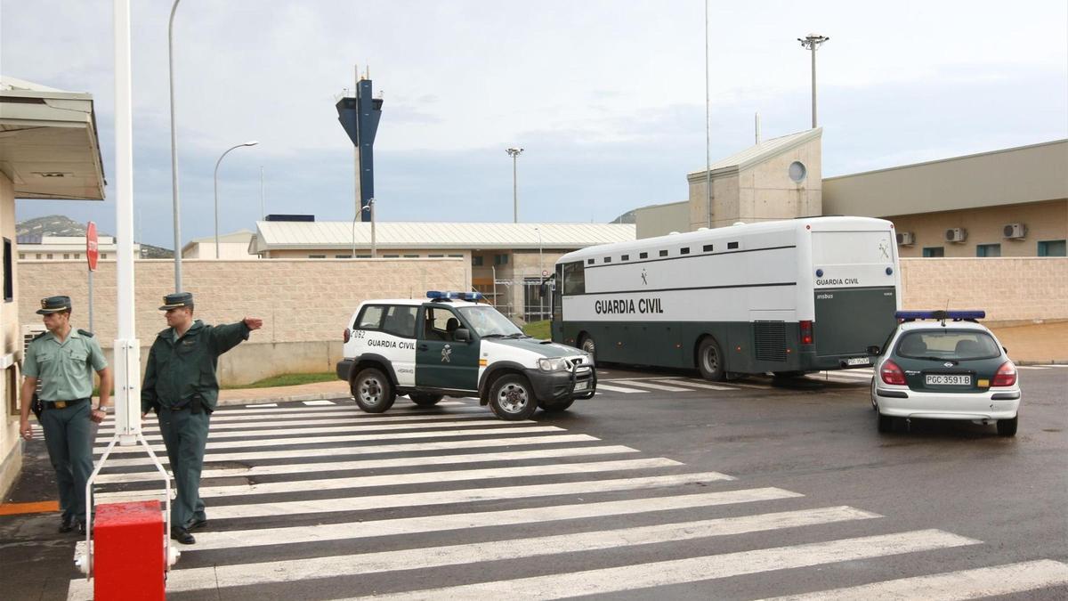 Imagen de la entrada a la cárcel de Albocàsser.