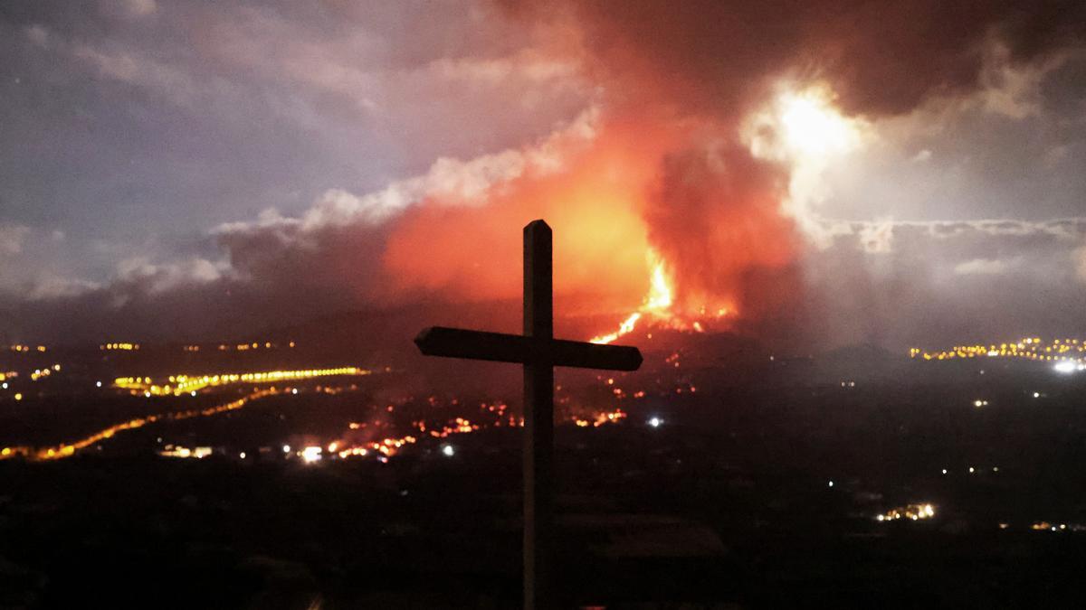 Erupción volcánica en La Palma | La lava se acerca lentamente al mar