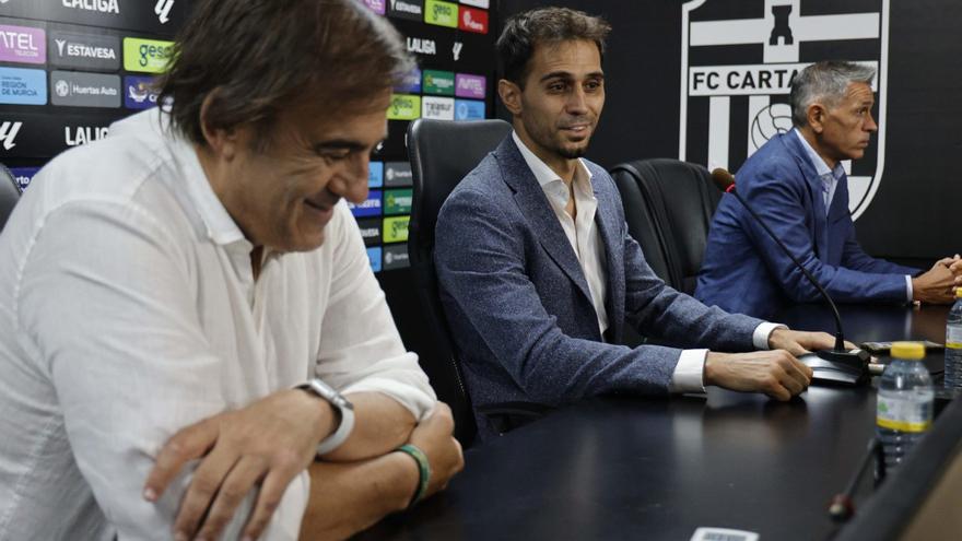 El FC Cartagena espera el final del play off para mover ficha en el mercado