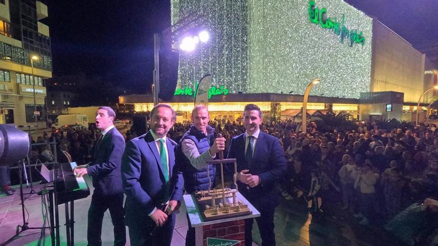 Alejandro Valverde enciende la Navidad en El Corte Inglés de Murcia