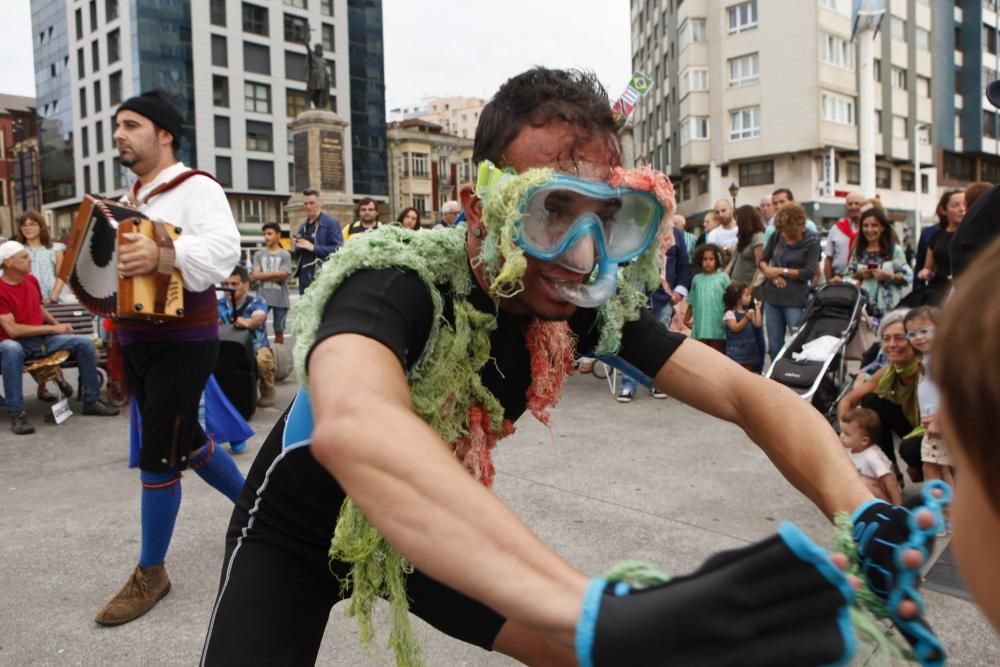 Las sirenas urbanitas de Paco Abril