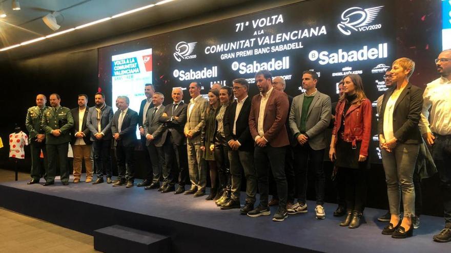 Torrent, salida de la segunda etapa de la Volta Ciclista de la C. Valenciana