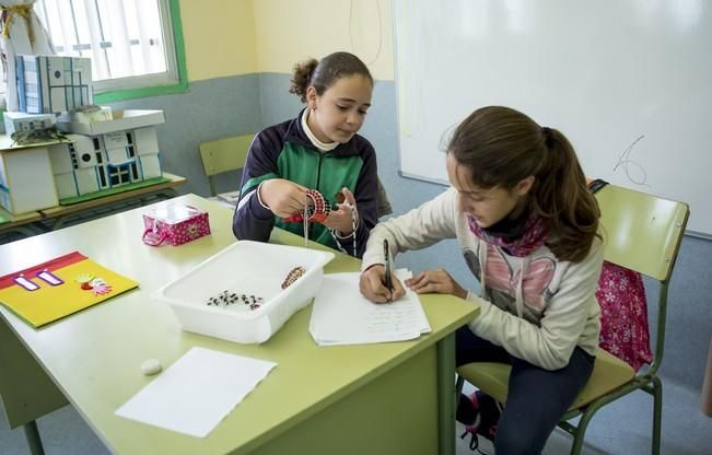 Reportaje al rastrillo organizado por alumnos ...