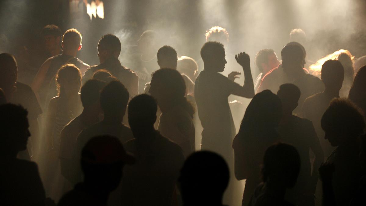 Pinchazos en discotecas | Otra joven denuncia que le han pinchado droga en  una discoteca de Barcelona