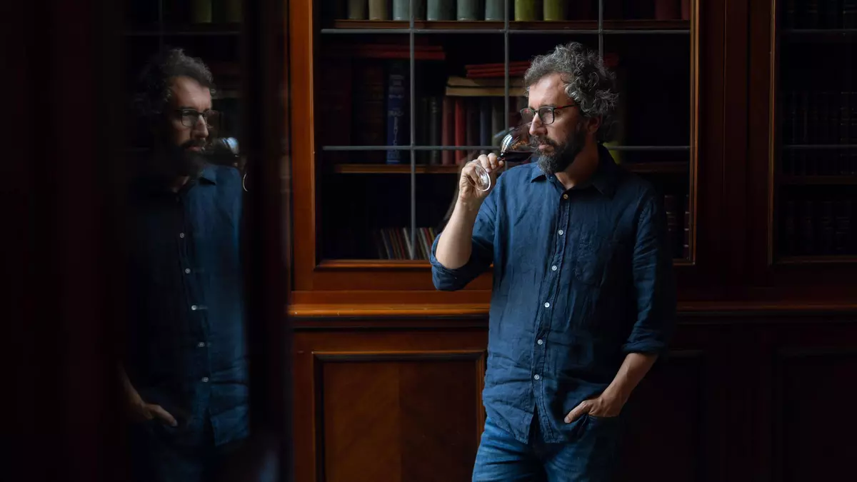 Daniel G. Jiménez-Landi, filósofo y viticultor: "Lo más importante de nuestros vinos está fuera de la botella: haber ayudado a una comunidad a resistir, Gredos"